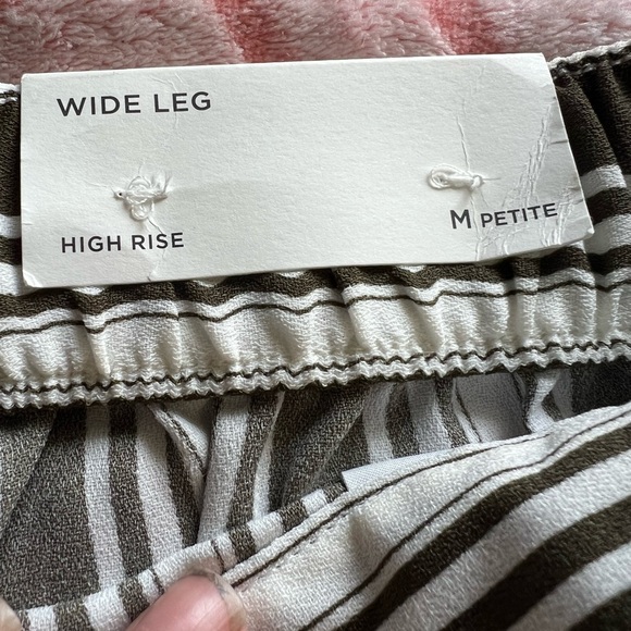 #242 Loft green and white striped pants - Picture 6 of 9